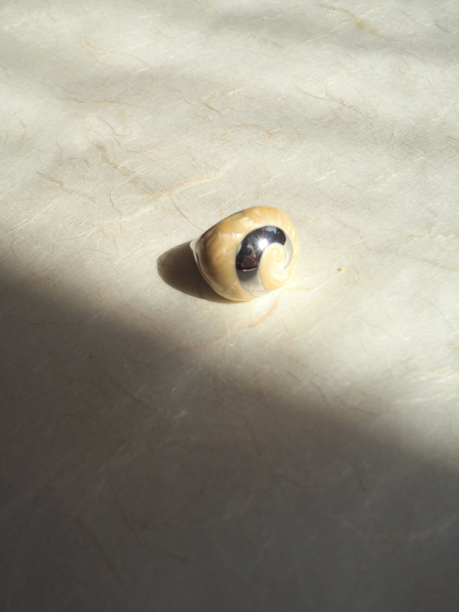 Mother-of-pearl Ring