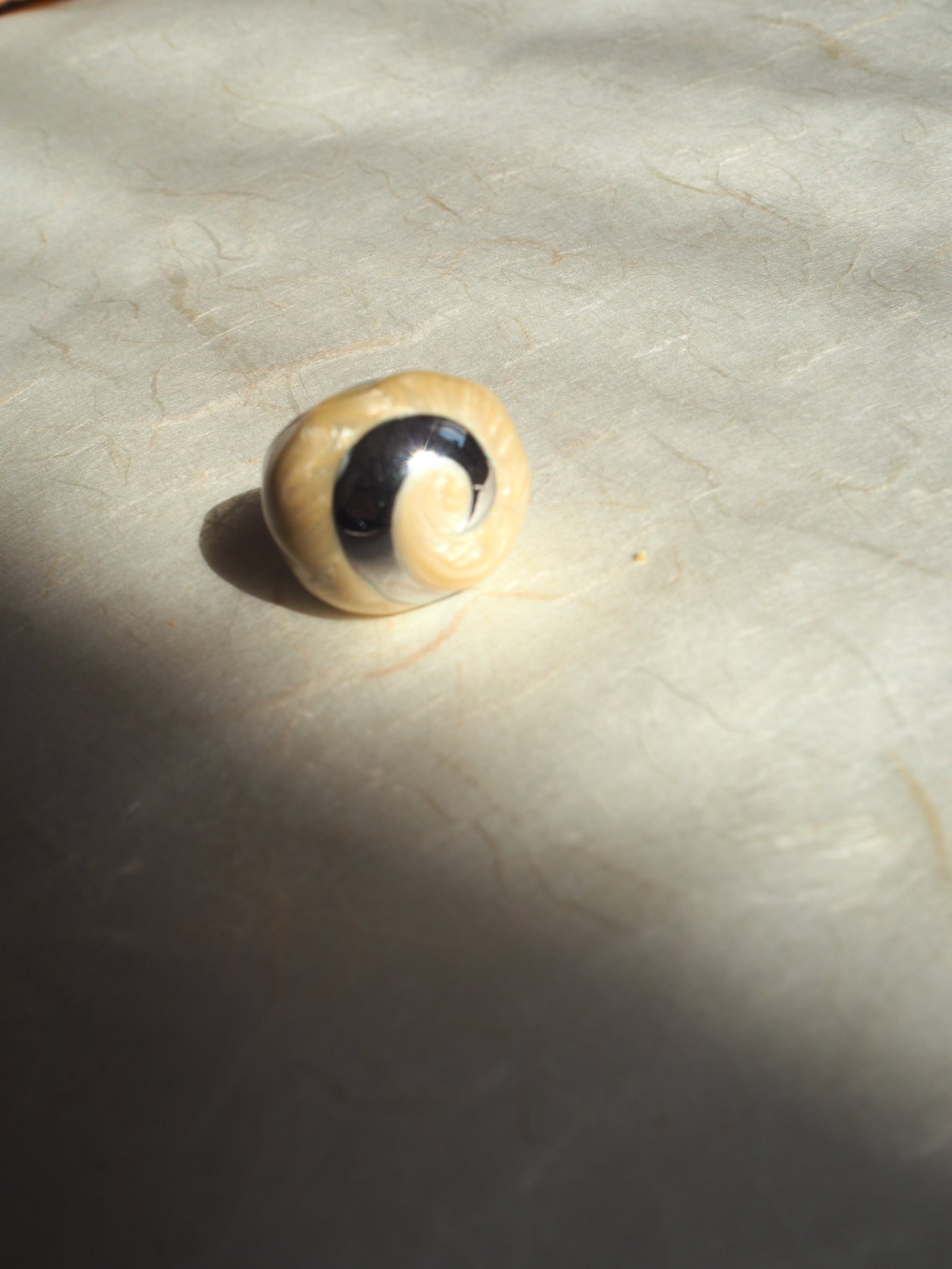 Mother-of-pearl Ring