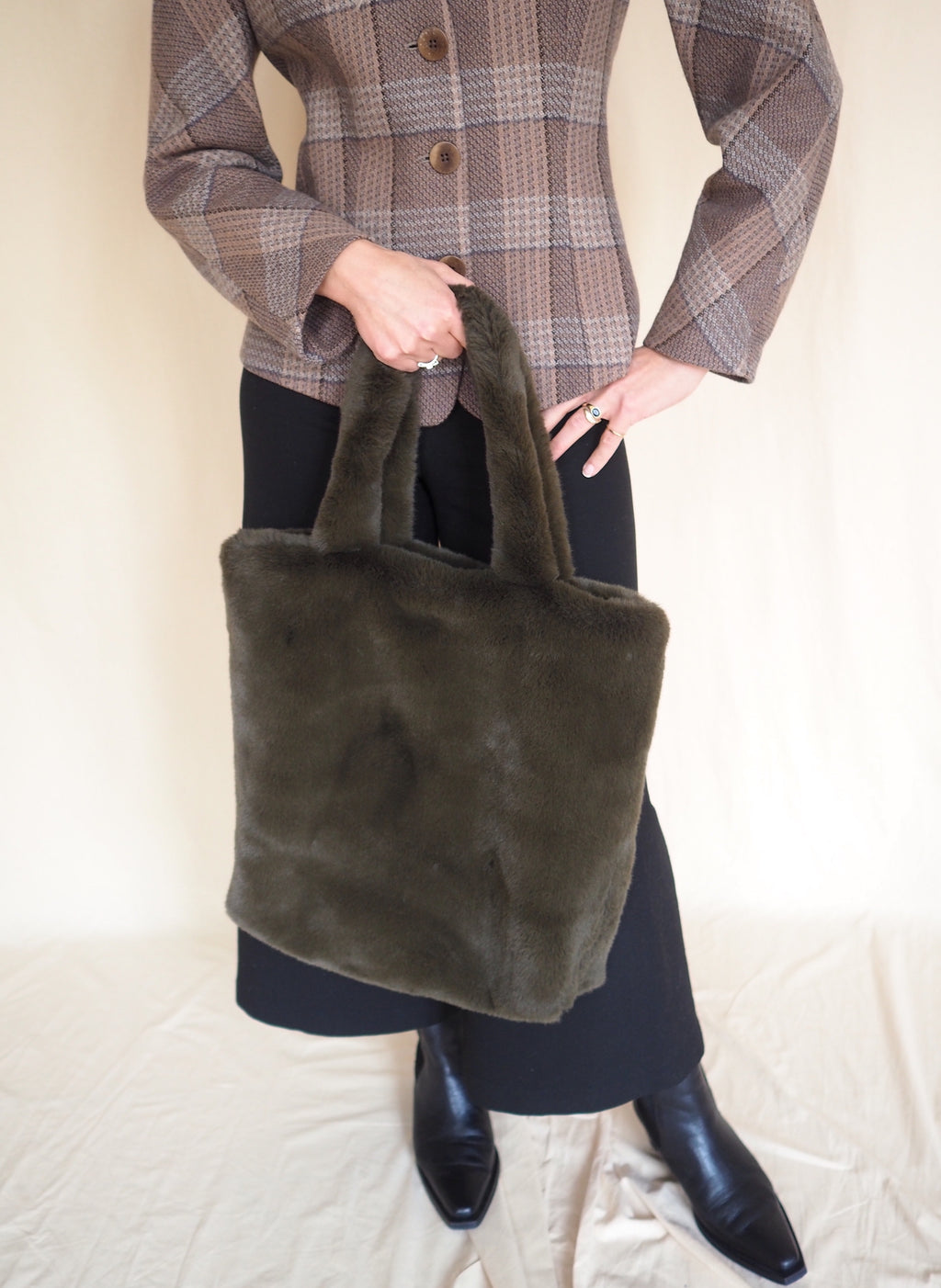 Fluffy Shopper