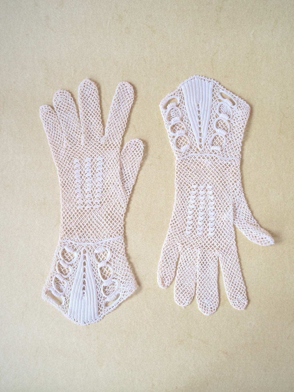 Lace Gloves