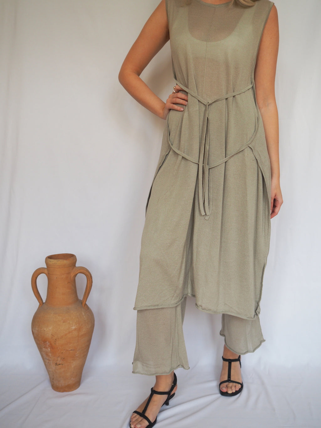 Pre-owned Two Piece