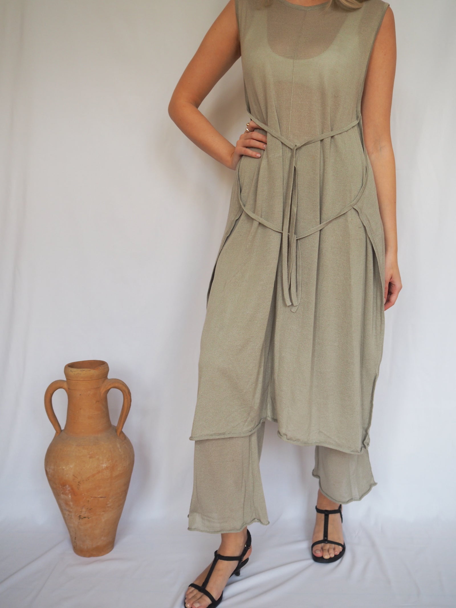 Pre-owned Two Piece