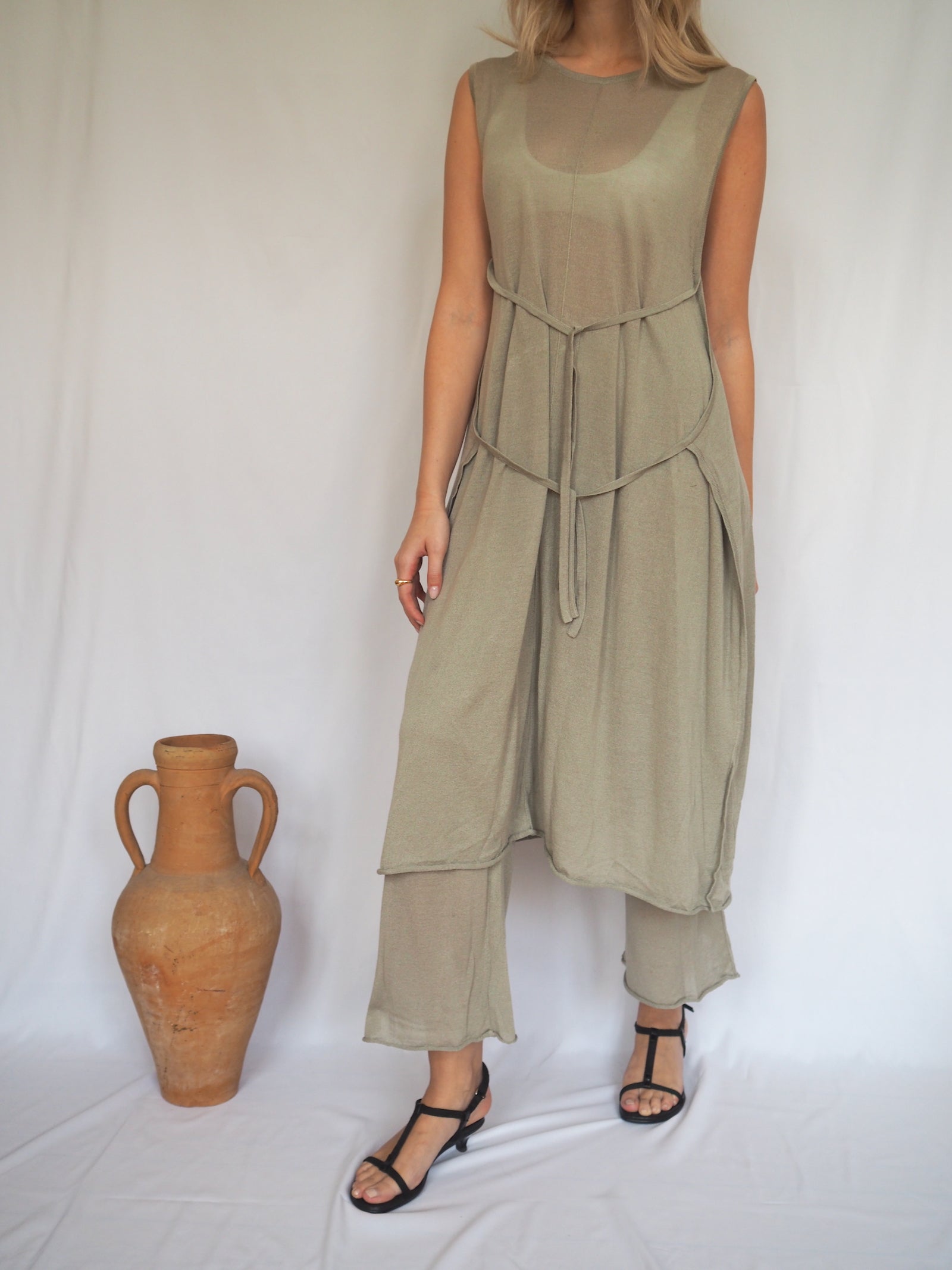 Pre-owned Two Piece