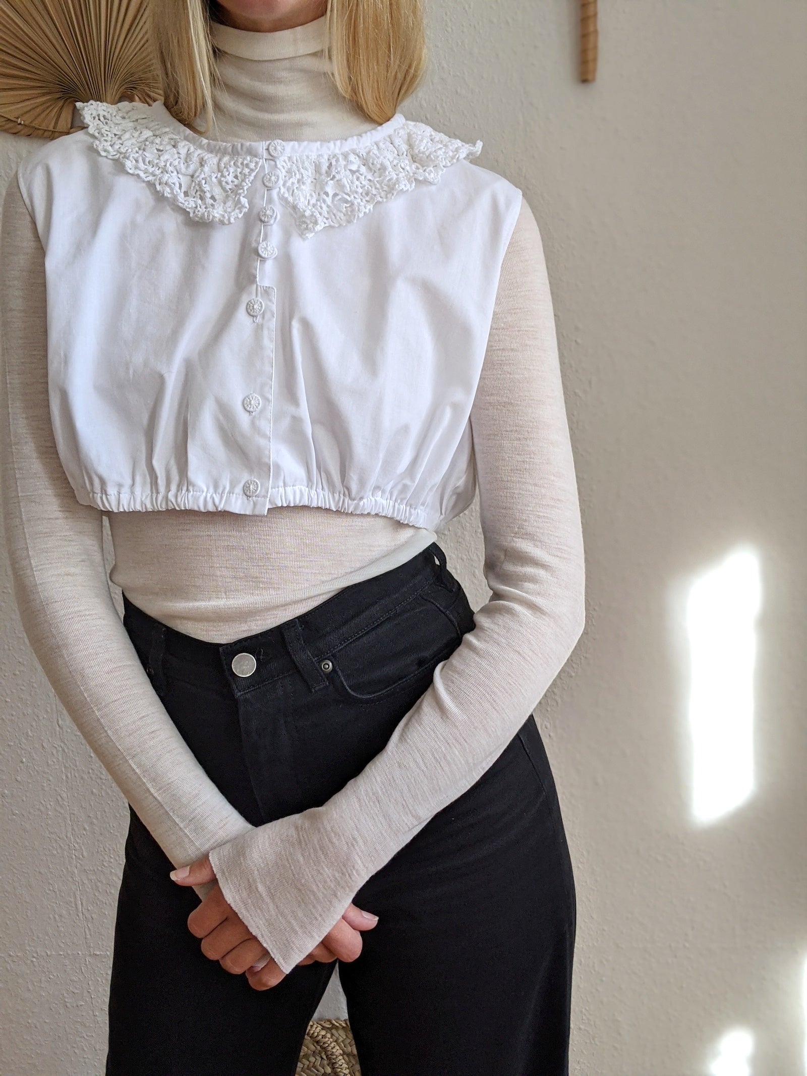 Crop Top With Lace Collar